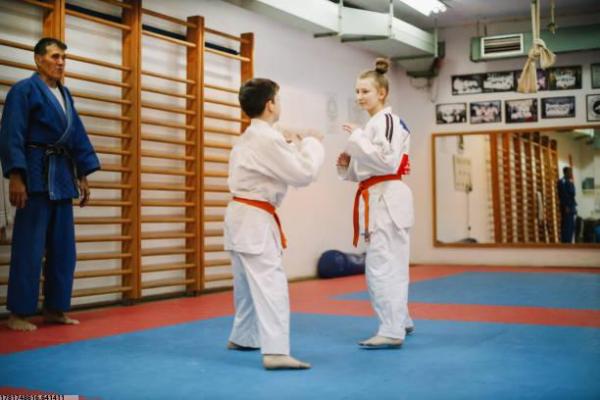 暑期体育培训机构推荐，如何选择？(图1)